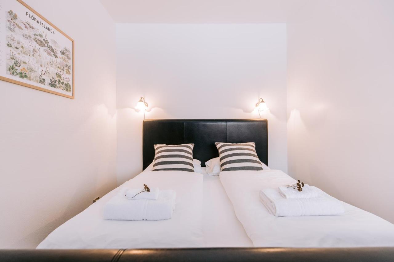 Elda Guesthouse Миватн Екстериор снимка