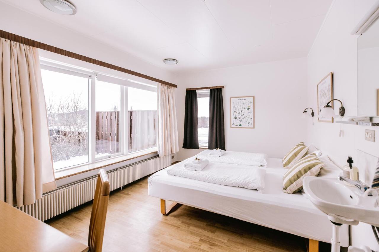 Elda Guesthouse Миватн Екстериор снимка