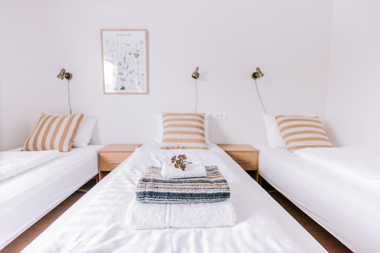 Elda Guesthouse Миватн Екстериор снимка