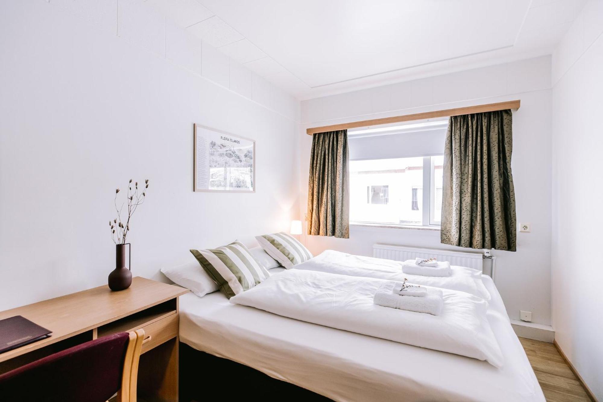 Elda Guesthouse Миватн Екстериор снимка
