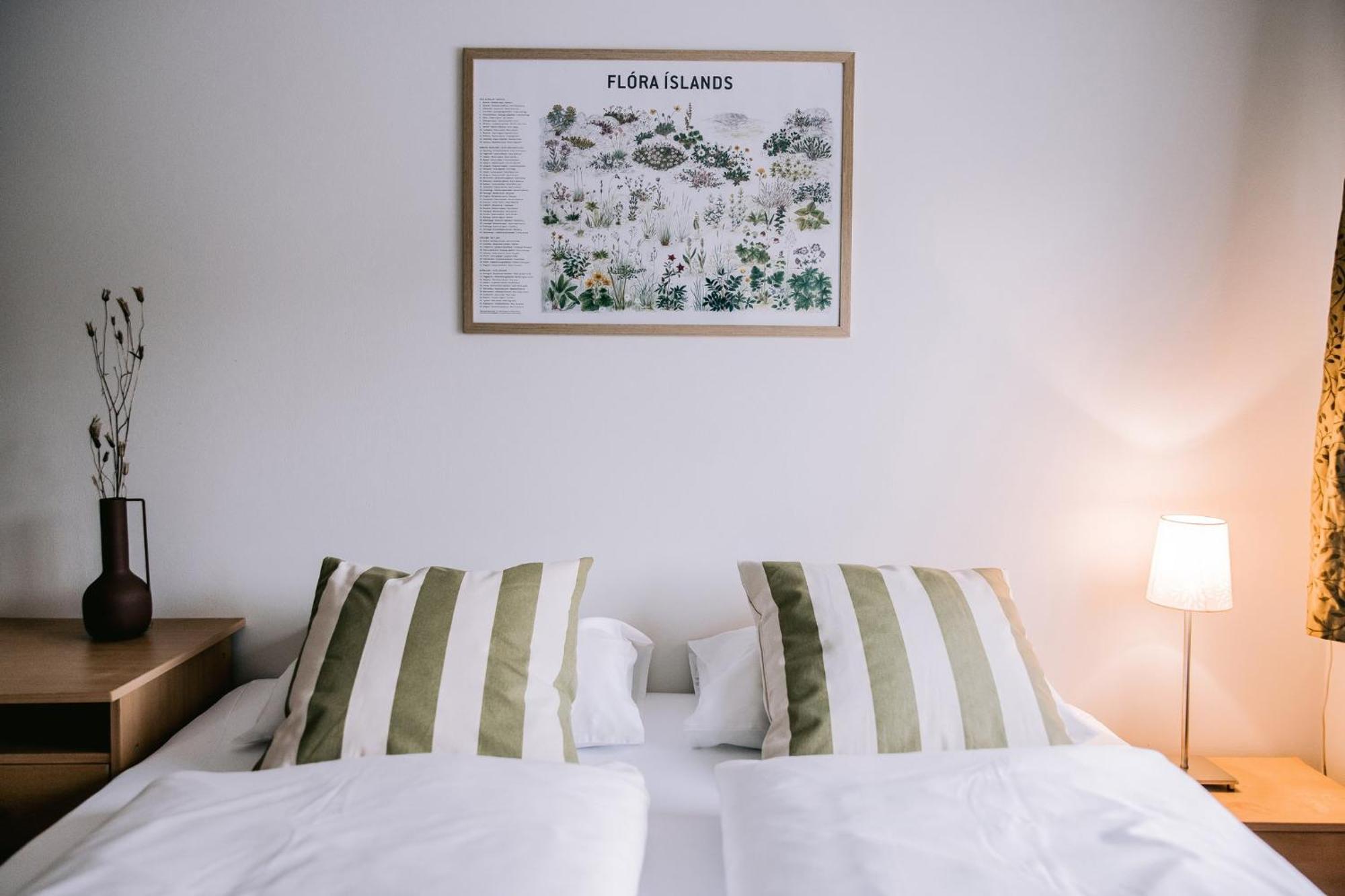 Elda Guesthouse Миватн Екстериор снимка