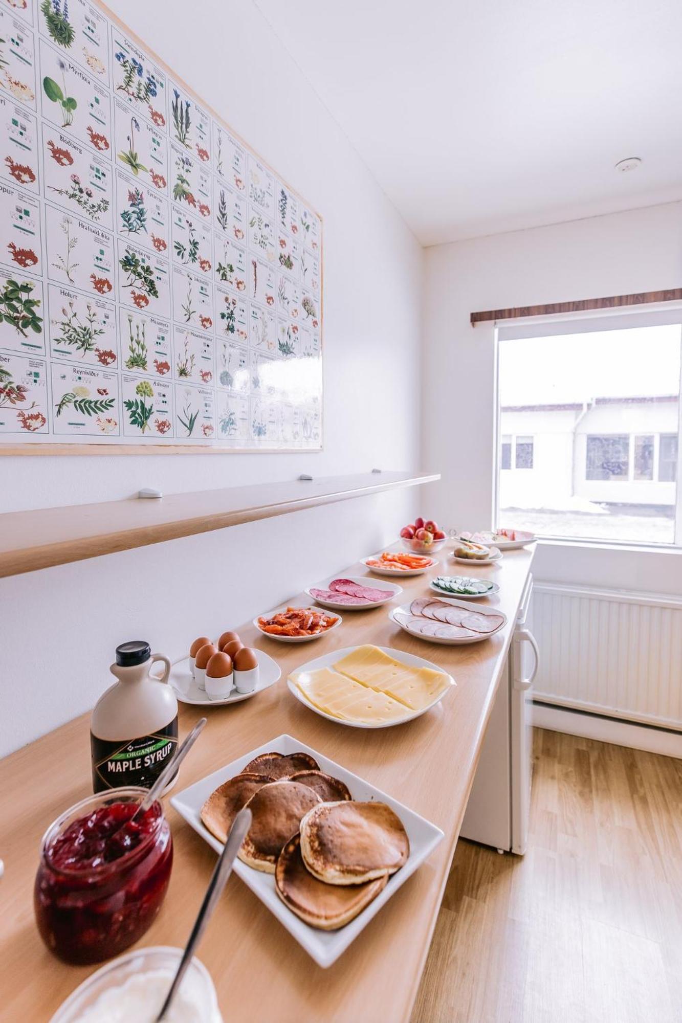 Elda Guesthouse Миватн Екстериор снимка